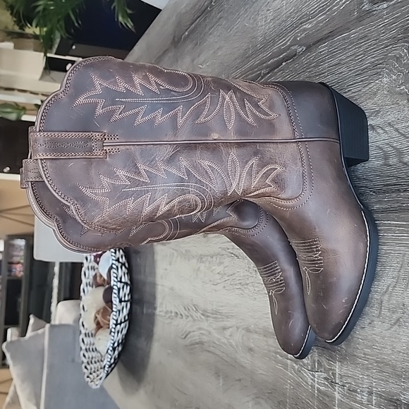 NEW! ARIAT Style 15725 Heritage Boots Dark Brown Distressed Size 5.5 - Picture 4 of 13